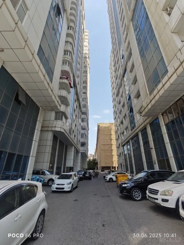 Satılır obyekt 295 m²