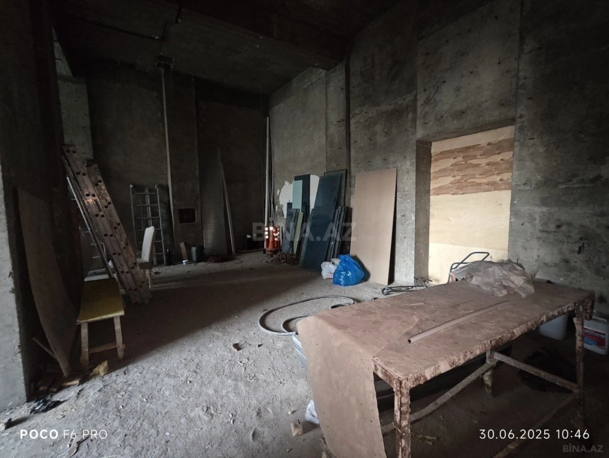 Satılır obyekt 295 m²