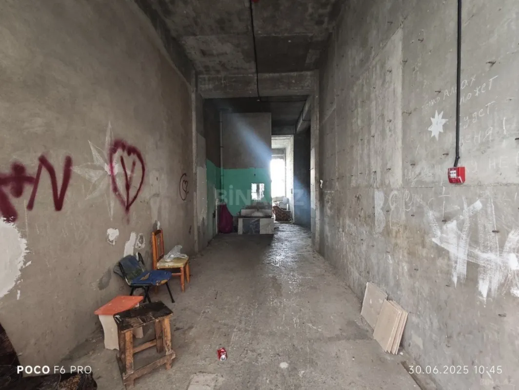 Satılır obyekt 295 m²