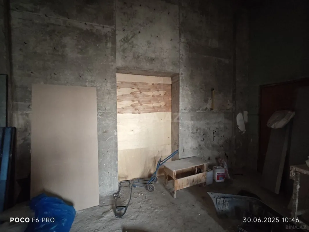 Satılır obyekt 295 m²