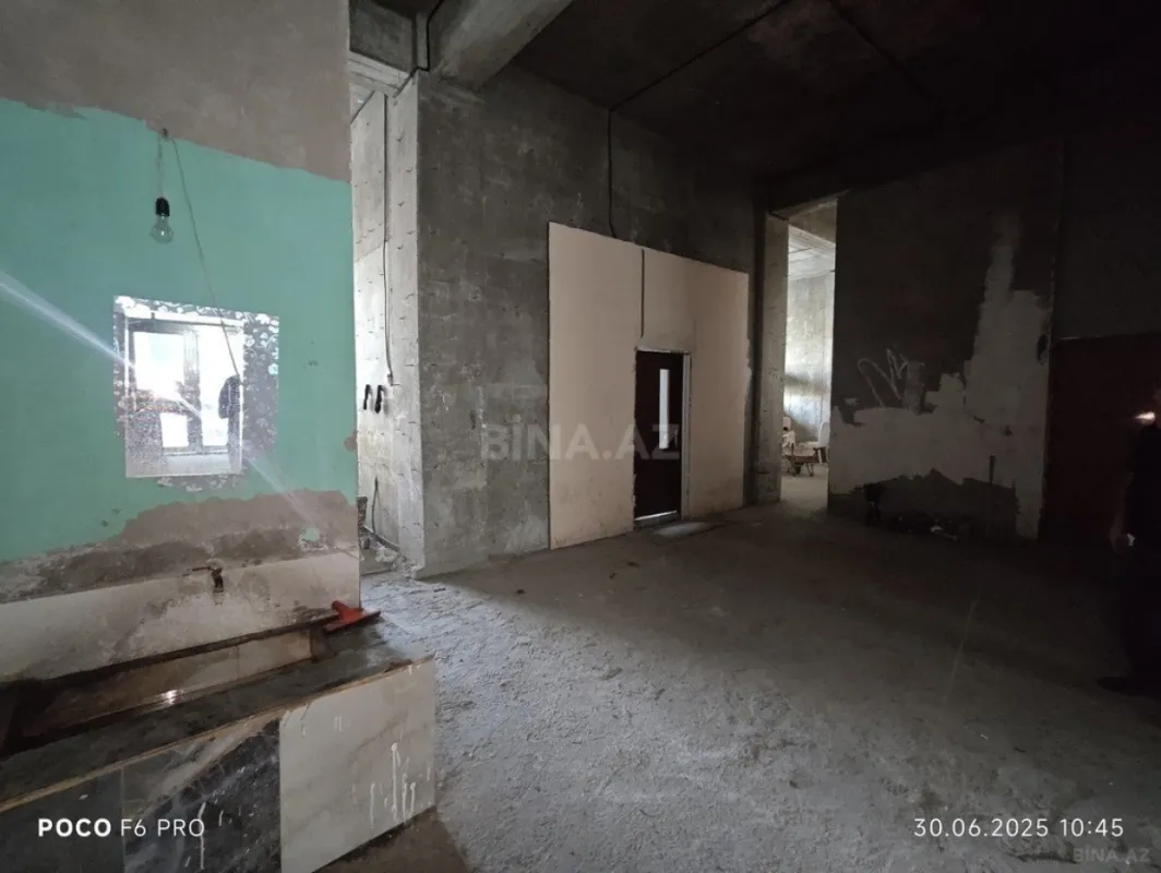 Satılır obyekt 295 m²