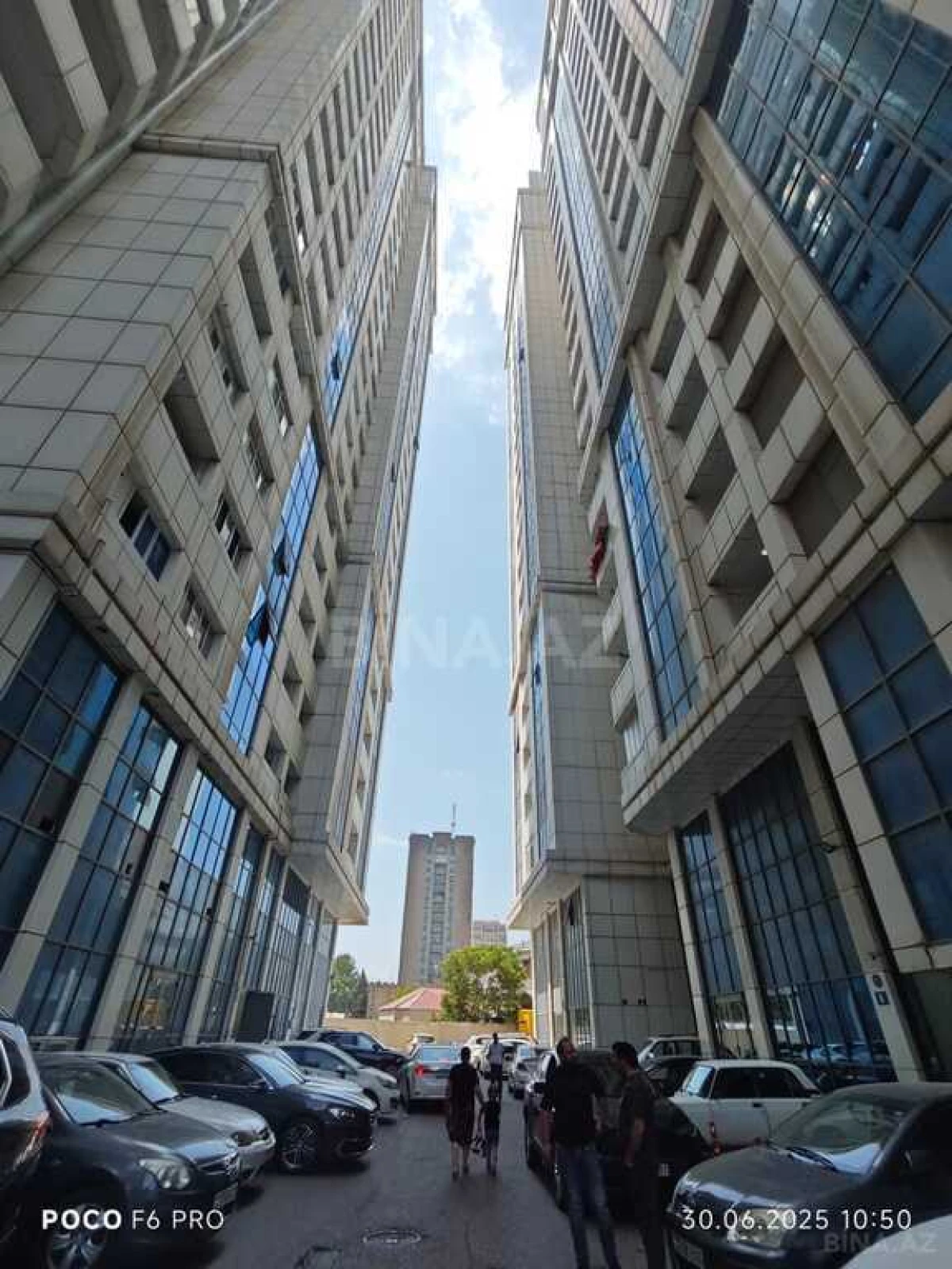 Satılır obyekt 332 m²