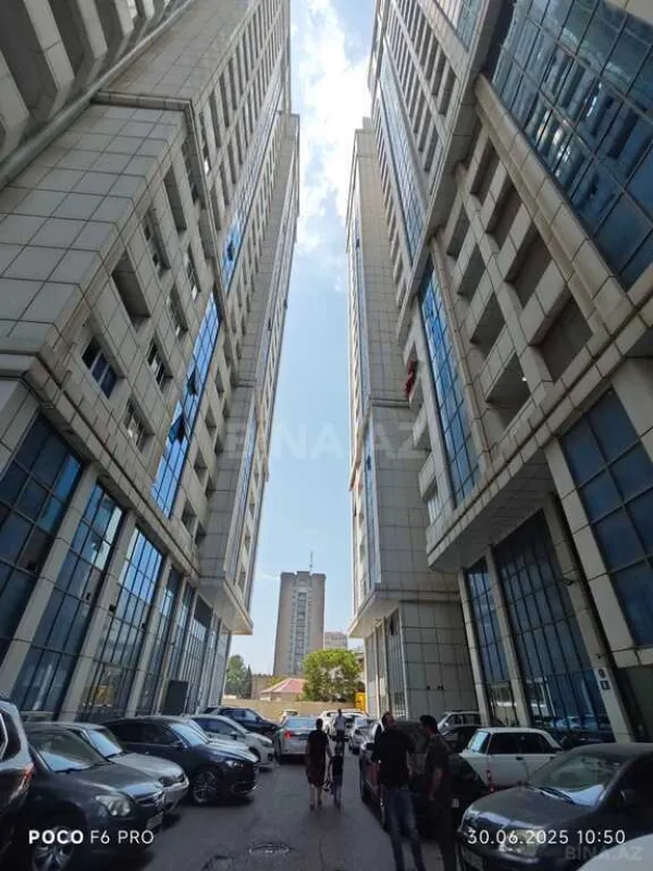 Satılır obyekt 332 m²