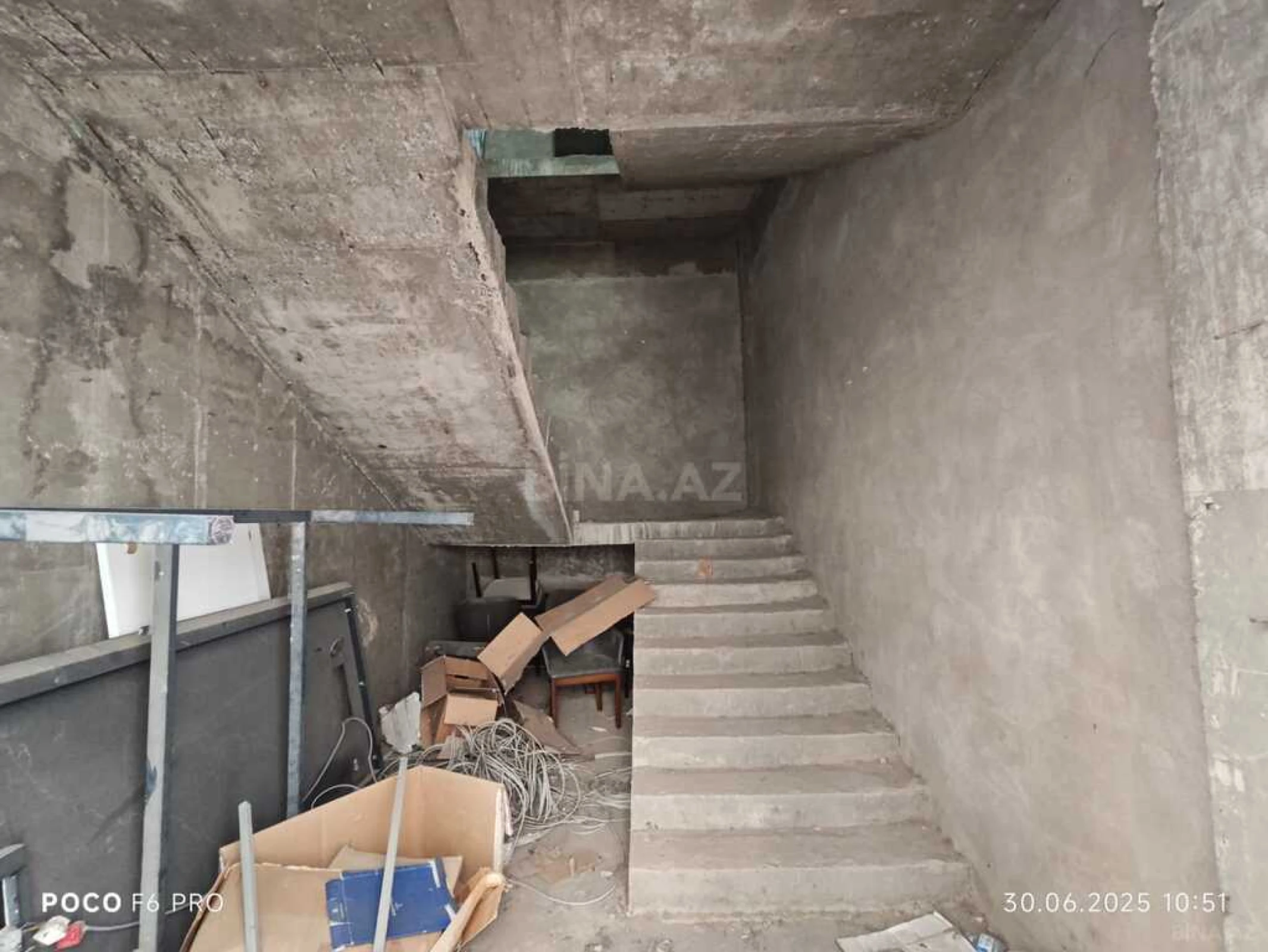 Satılır obyekt 332 m²