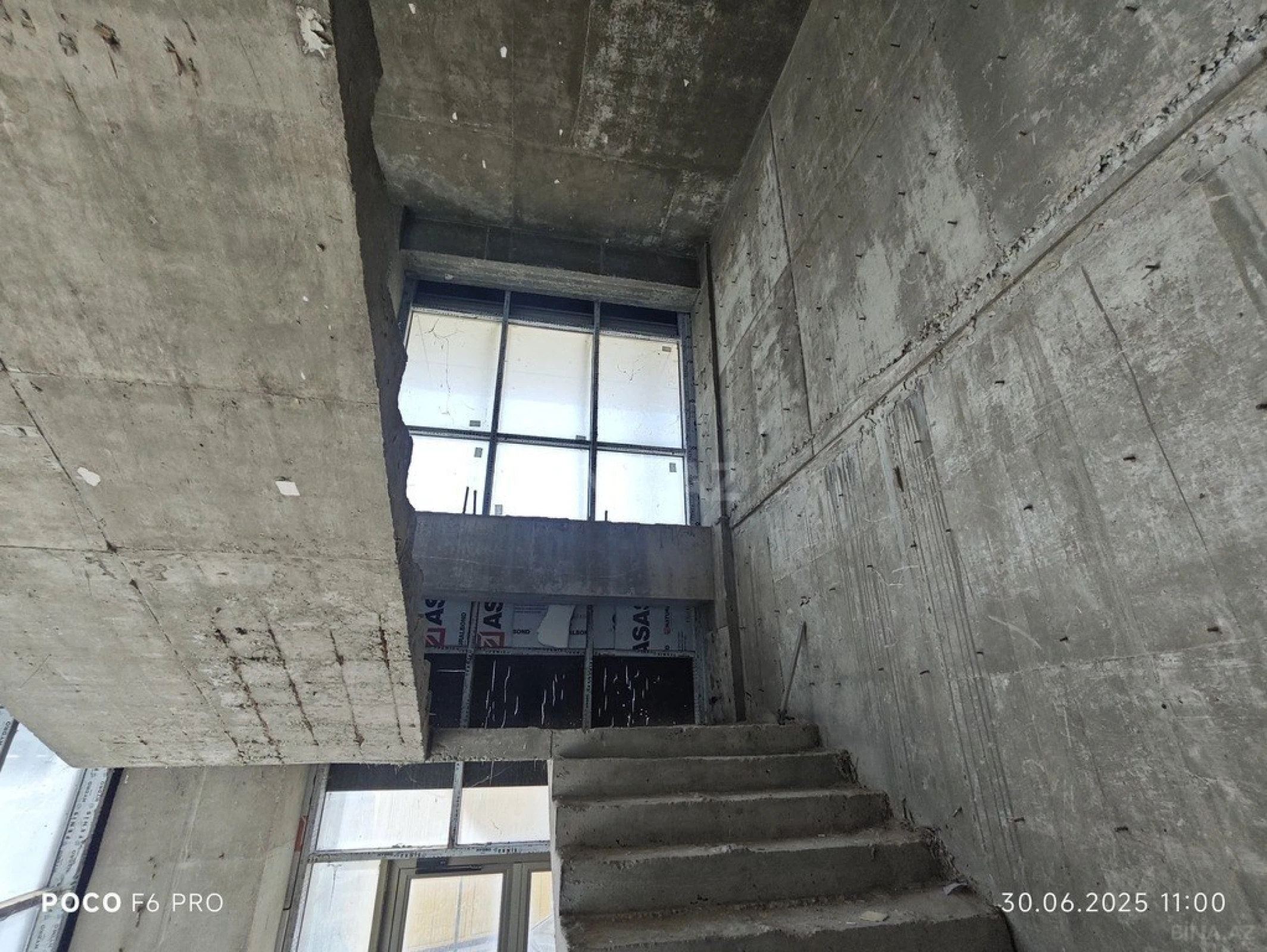 Satılır obyekt 364 m²