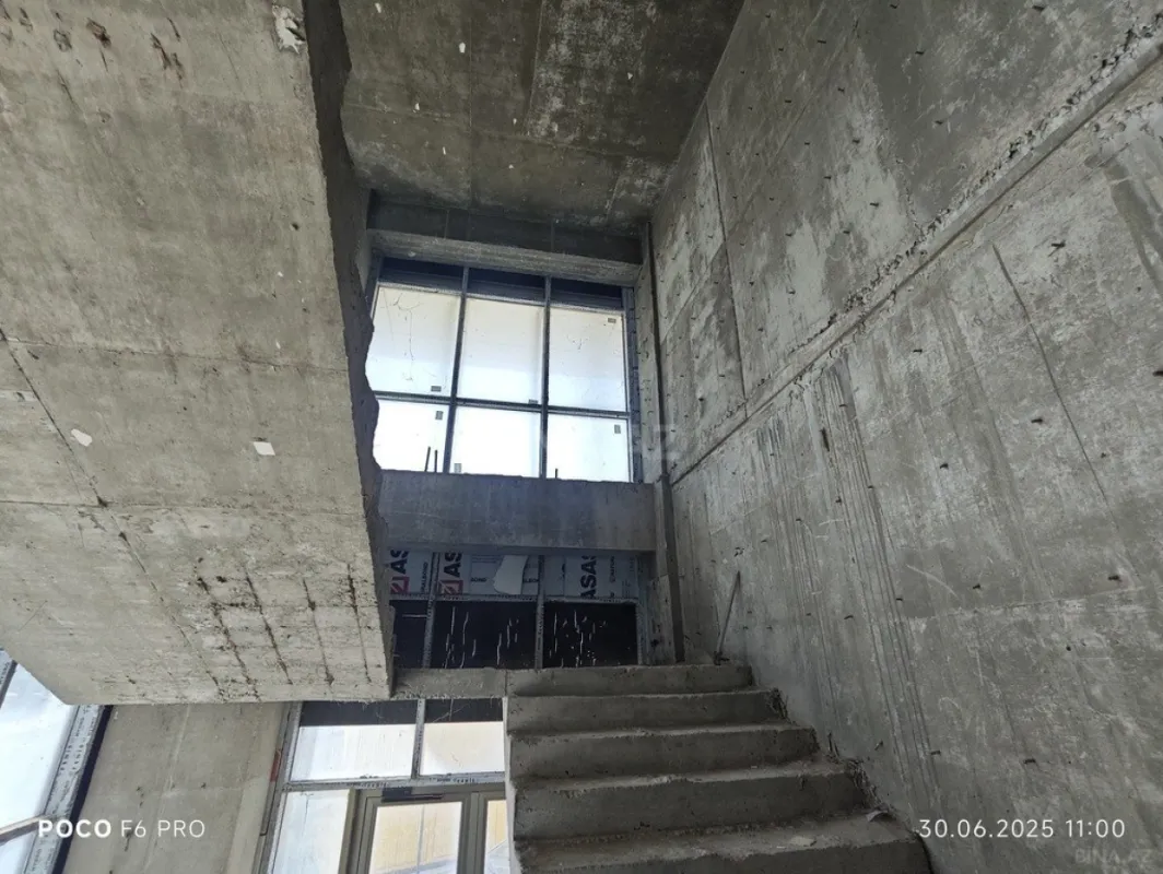 Satılır obyekt 364 m²