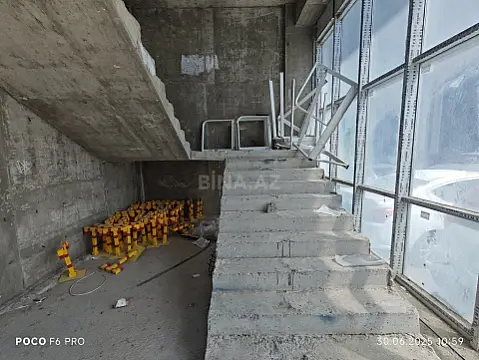 Satılır obyekt 364 m²