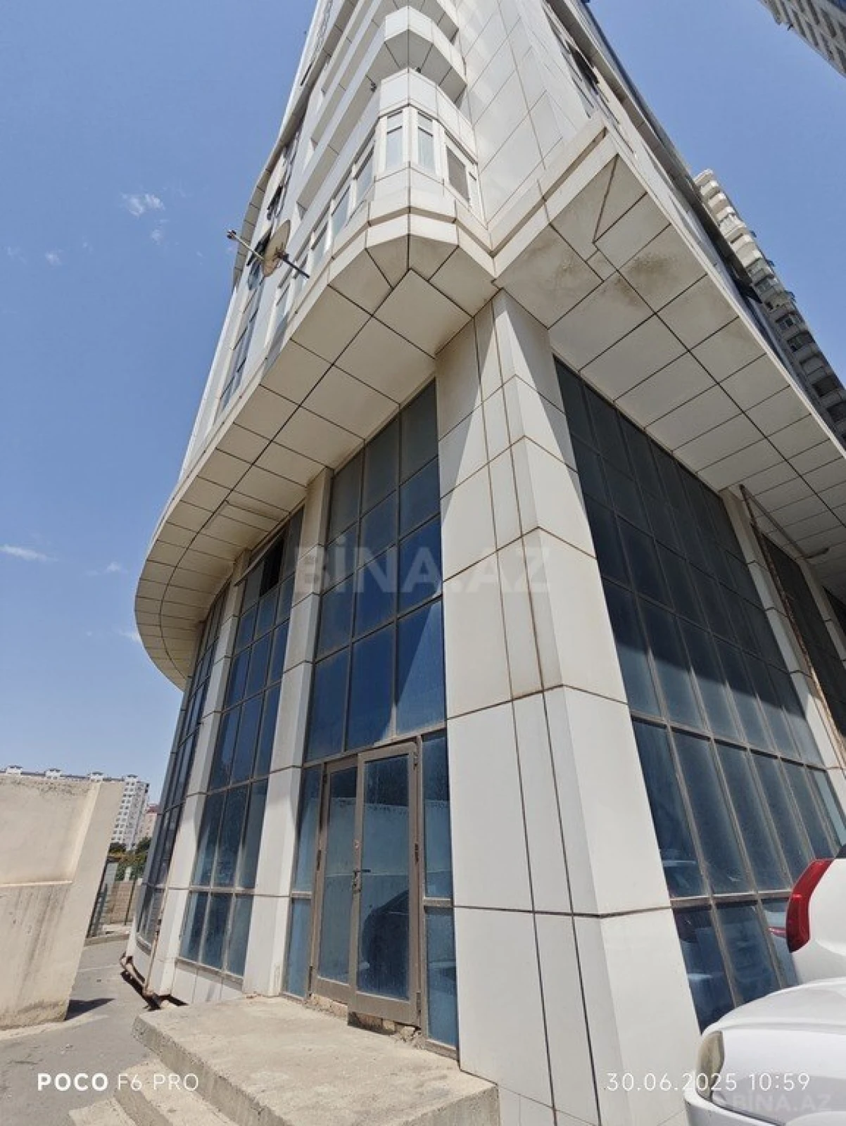 Satılır obyekt 364 m²