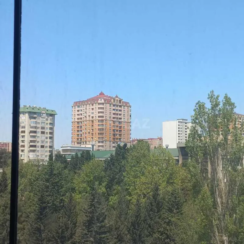 Satılır 4 otaqlı mənzil 178 m²