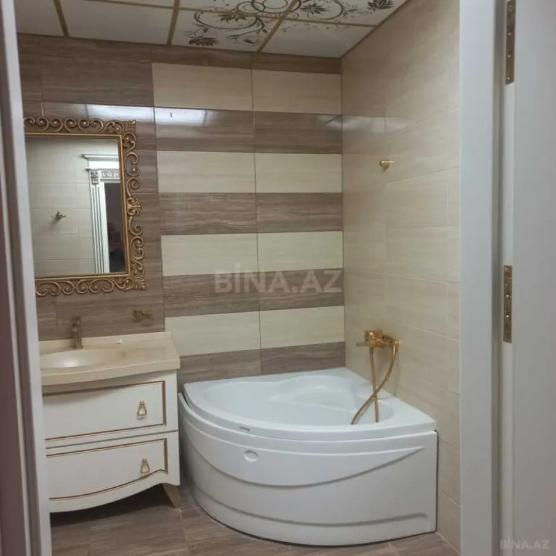 Satılır 4 otaqlı mənzil 178 m²