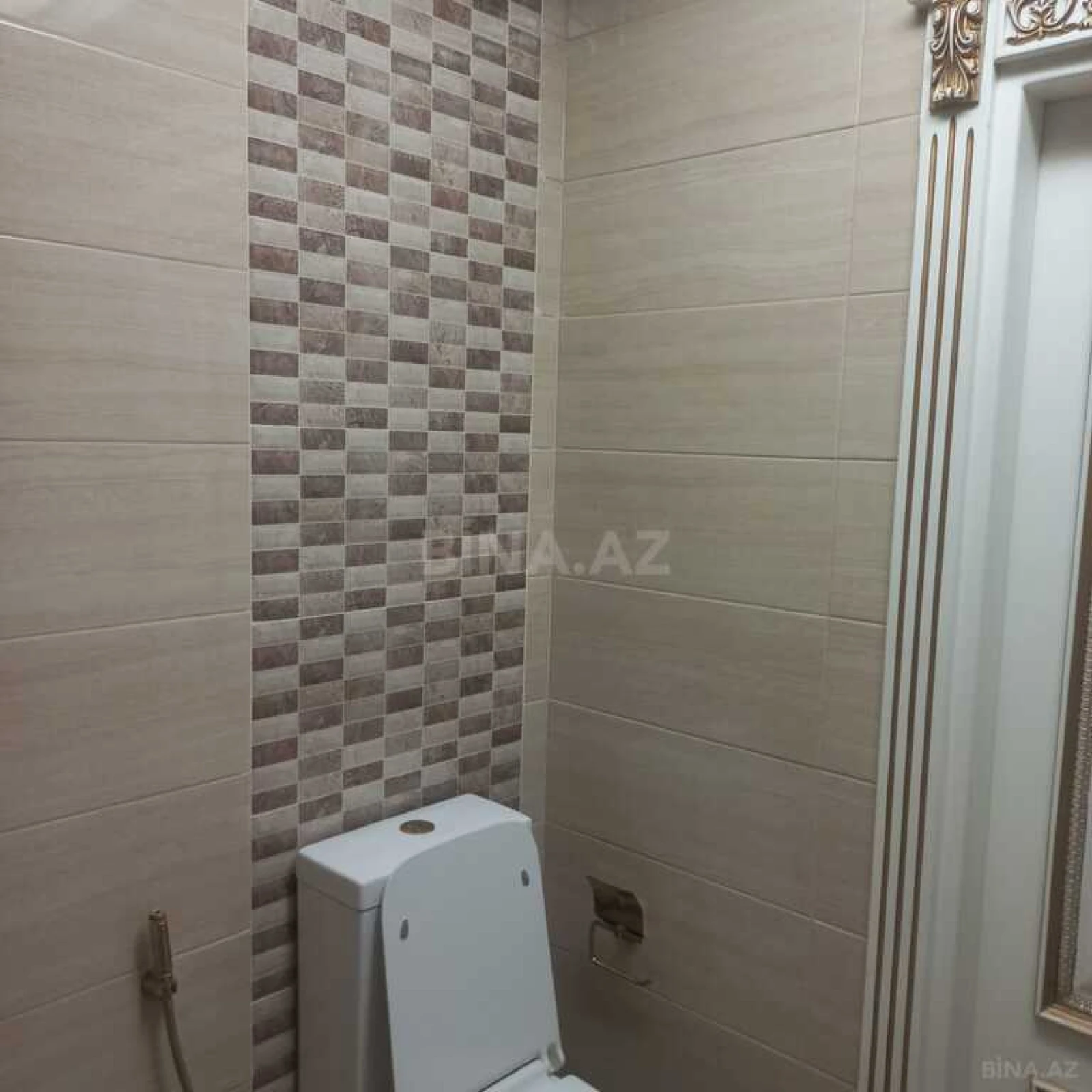 Satılır 4 otaqlı mənzil 178 m²