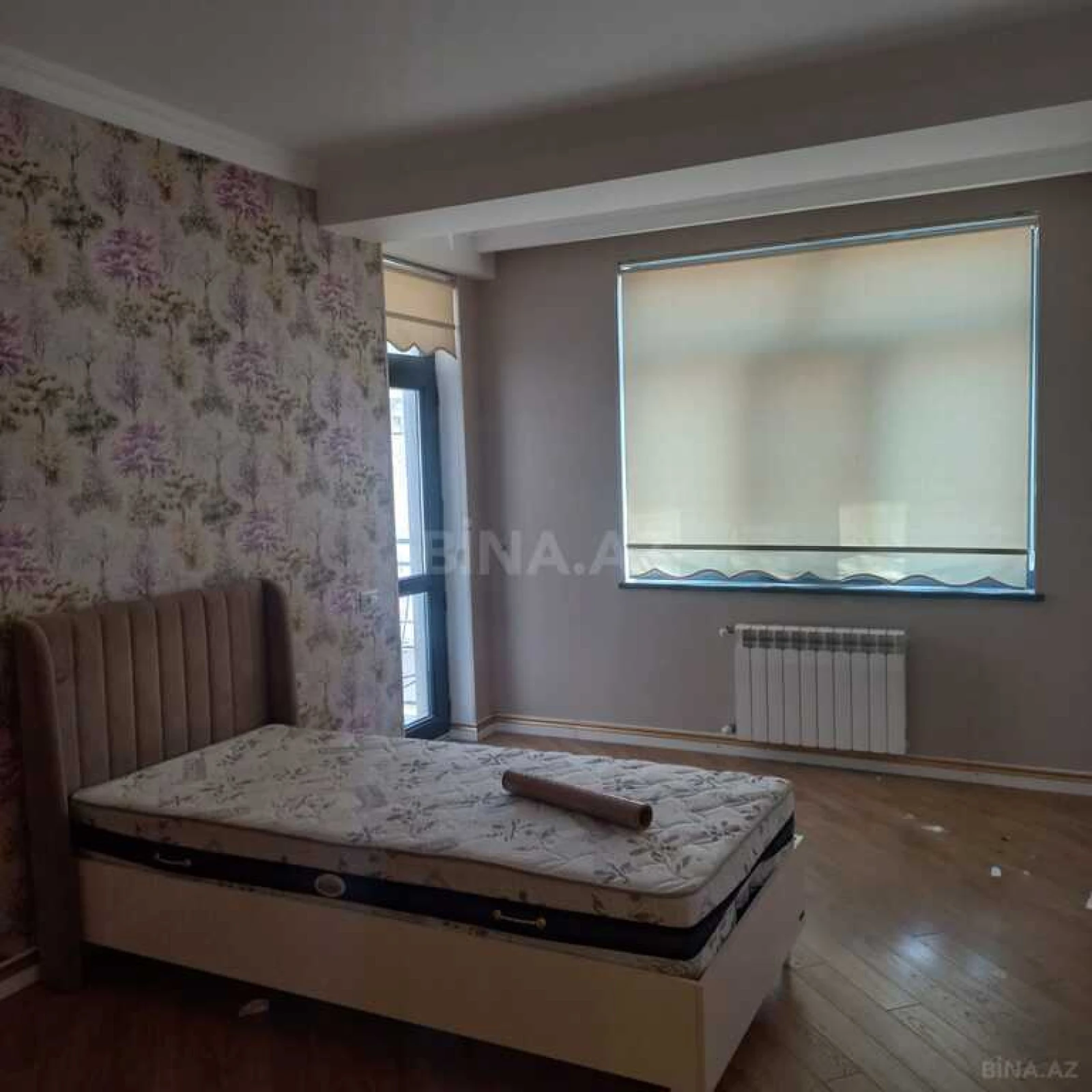Satılır 4 otaqlı mənzil 178 m²