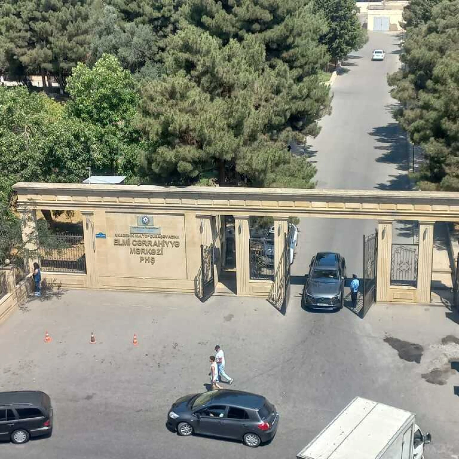 Satılır 4 otaqlı mənzil 178 m²