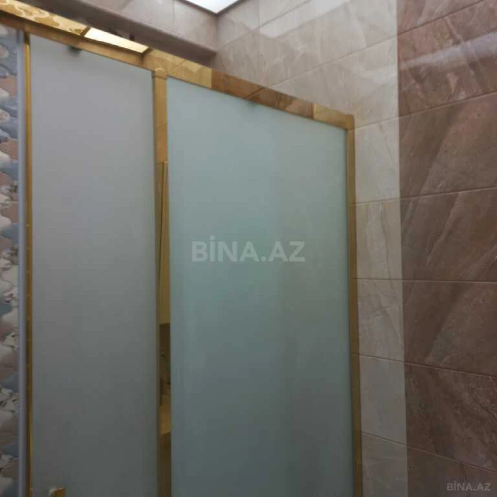 Satılır 4 otaqlı mənzil 178 m²