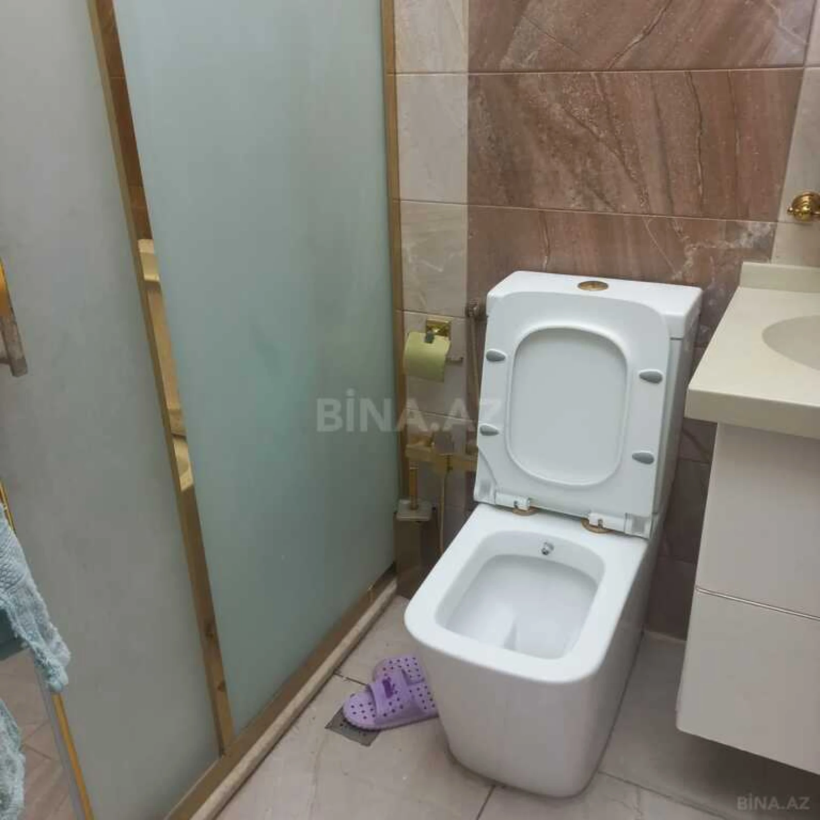 Satılır 4 otaqlı mənzil 178 m²