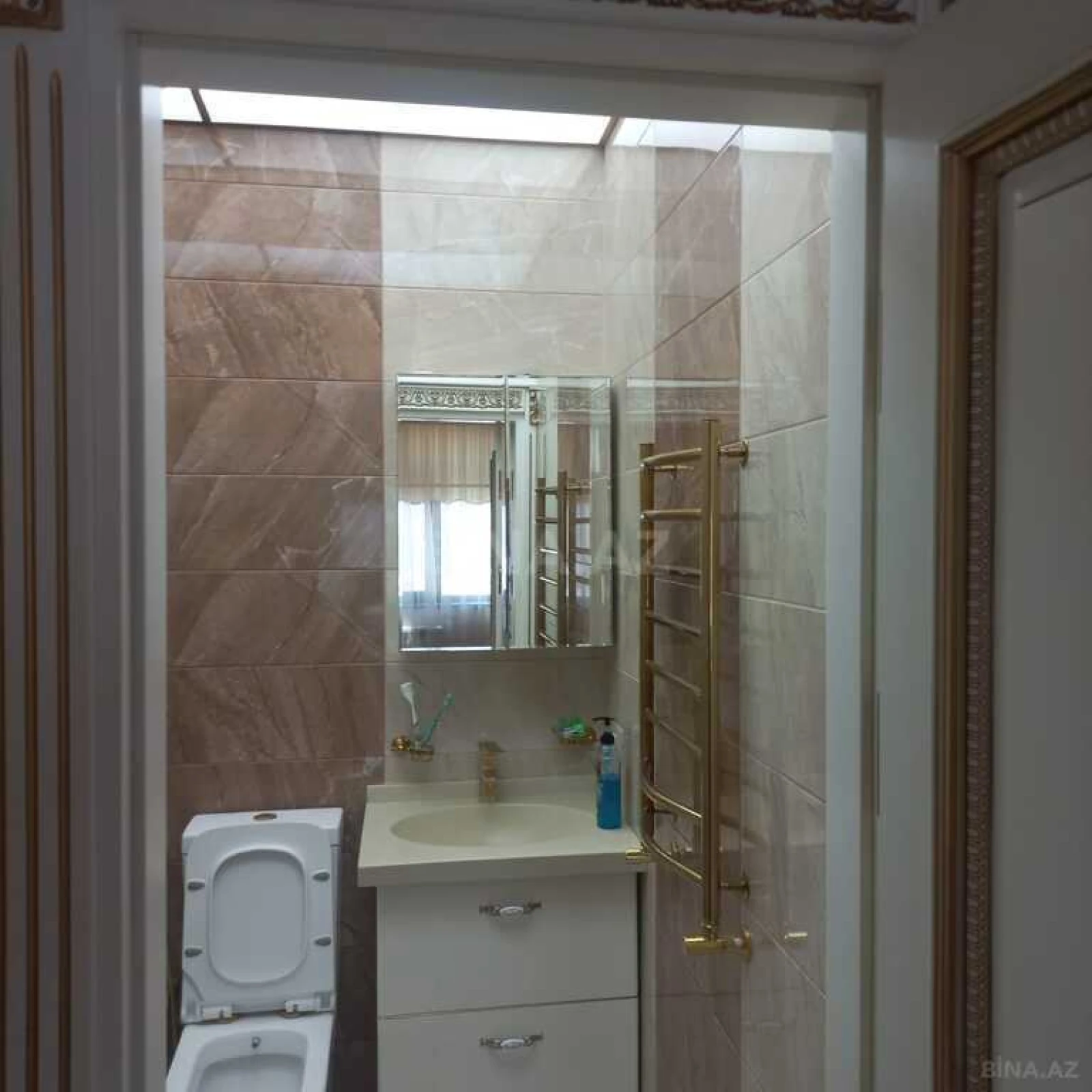 Satılır 4 otaqlı mənzil 178 m²