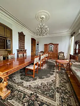 Satılır 4 otaqlı mənzil 171 m²