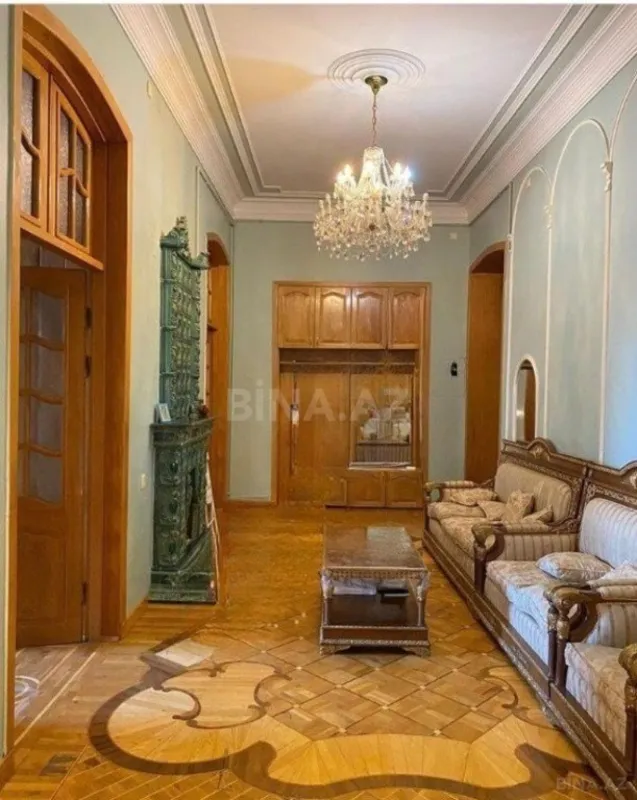Satılır 4 otaqlı mənzil 171 m²