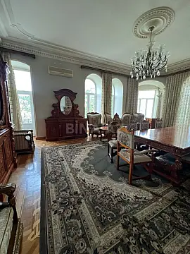 Satılır 4 otaqlı mənzil 171 m²