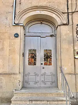 Satılır 4 otaqlı mənzil 171 m²