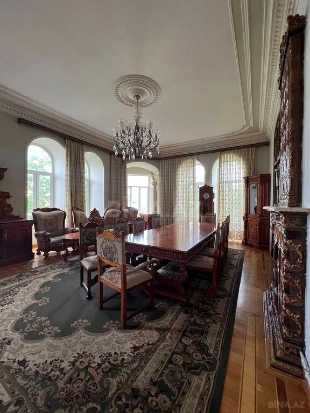 Satılır 4 otaqlı mənzil 171 m²