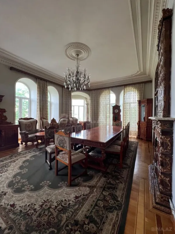 Satılır 4 otaqlı mənzil 171 m²