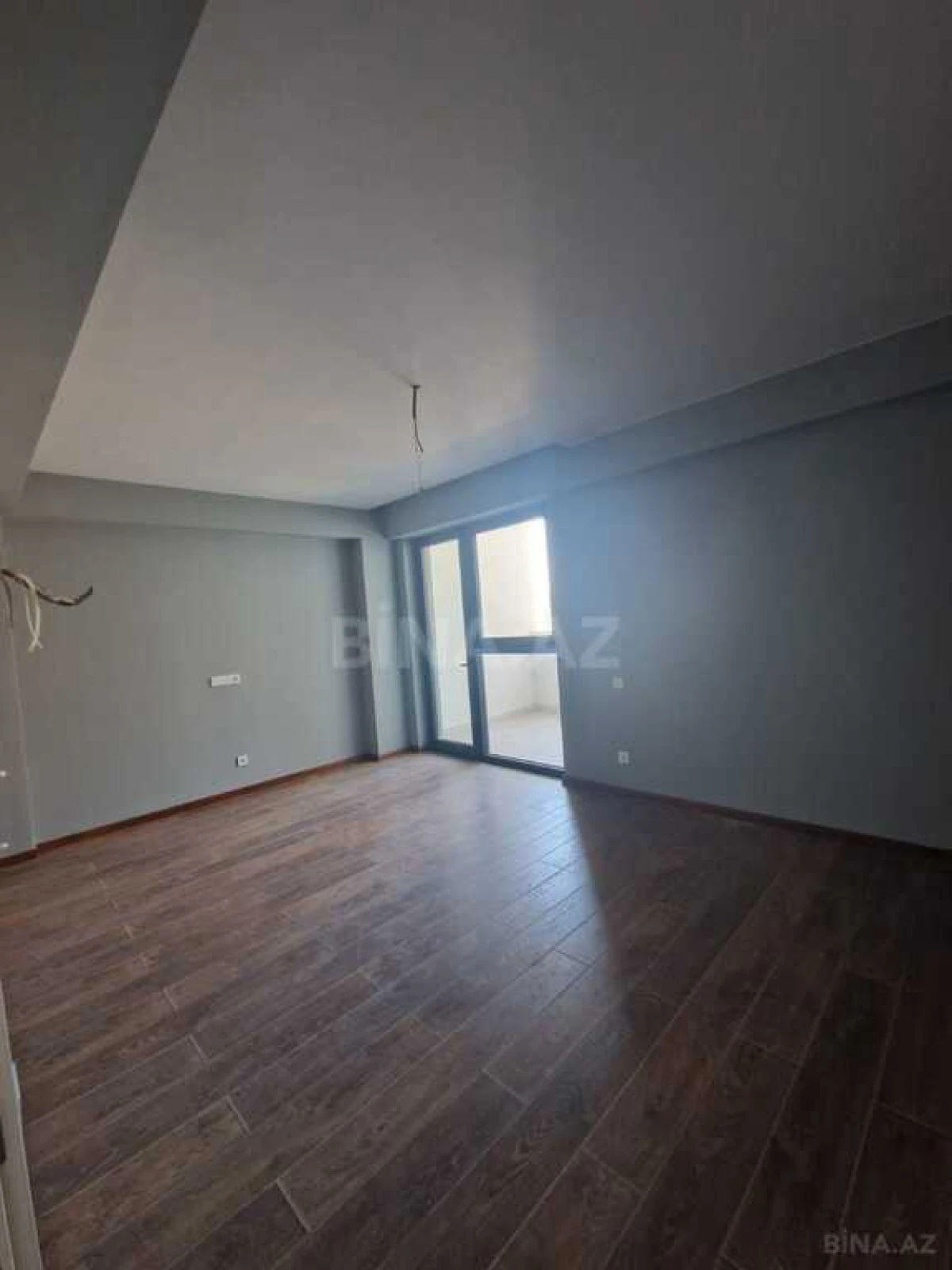 Satılır 2 otaqlı mənzil 95 m²