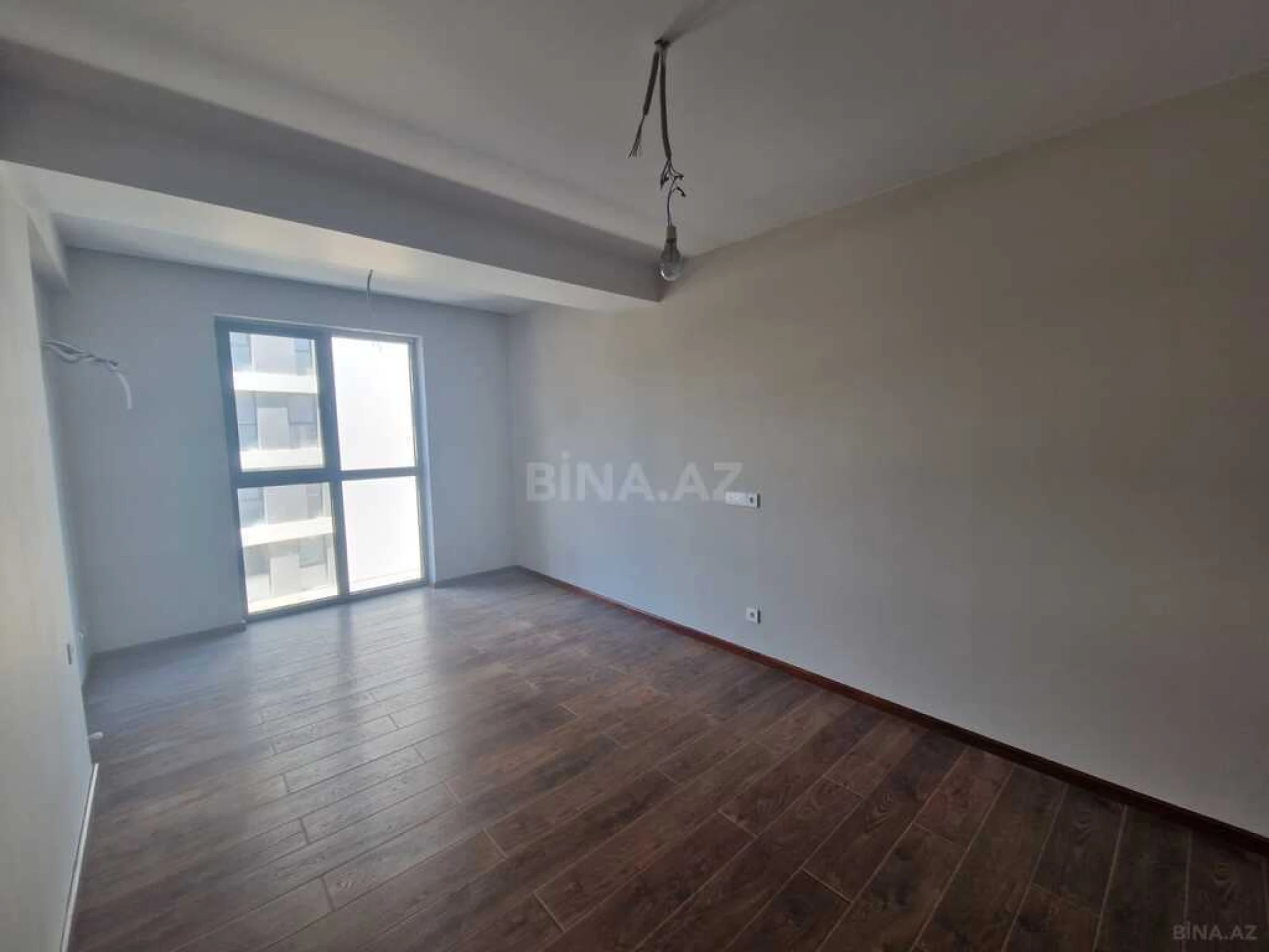 Satılır 2 otaqlı mənzil 95 m²