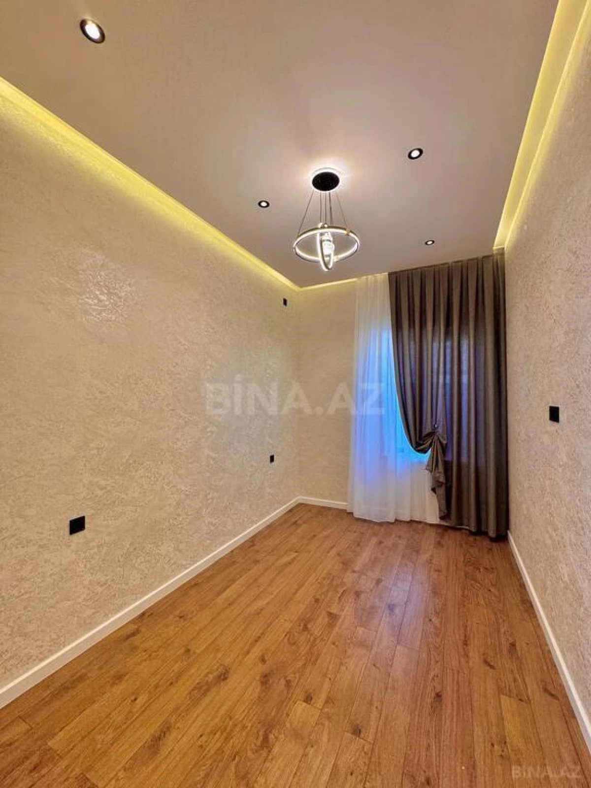 Satılır 4 otaqlı həyət evi 185 m²