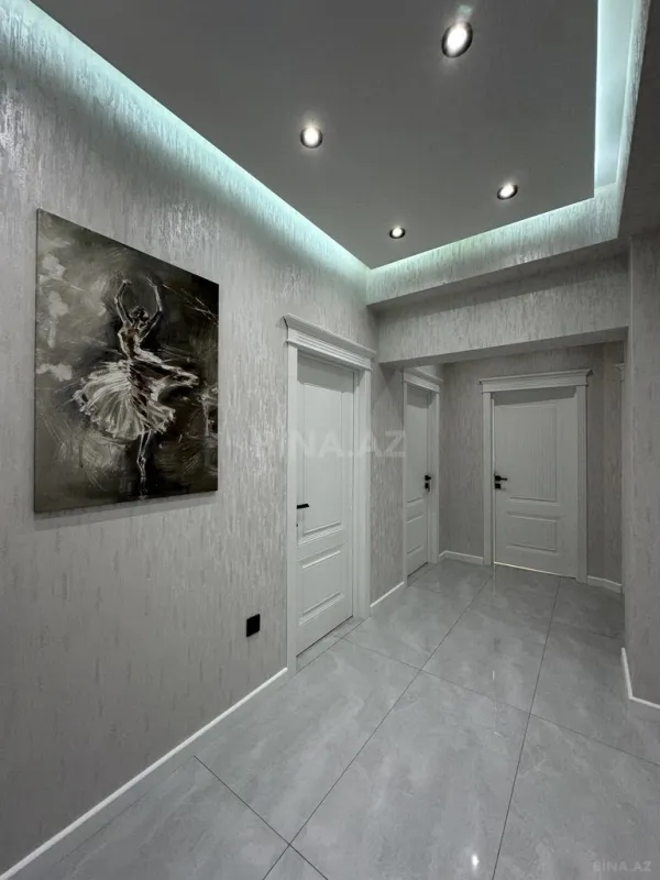 Satılır 3 otaqlı mənzil 108 m²