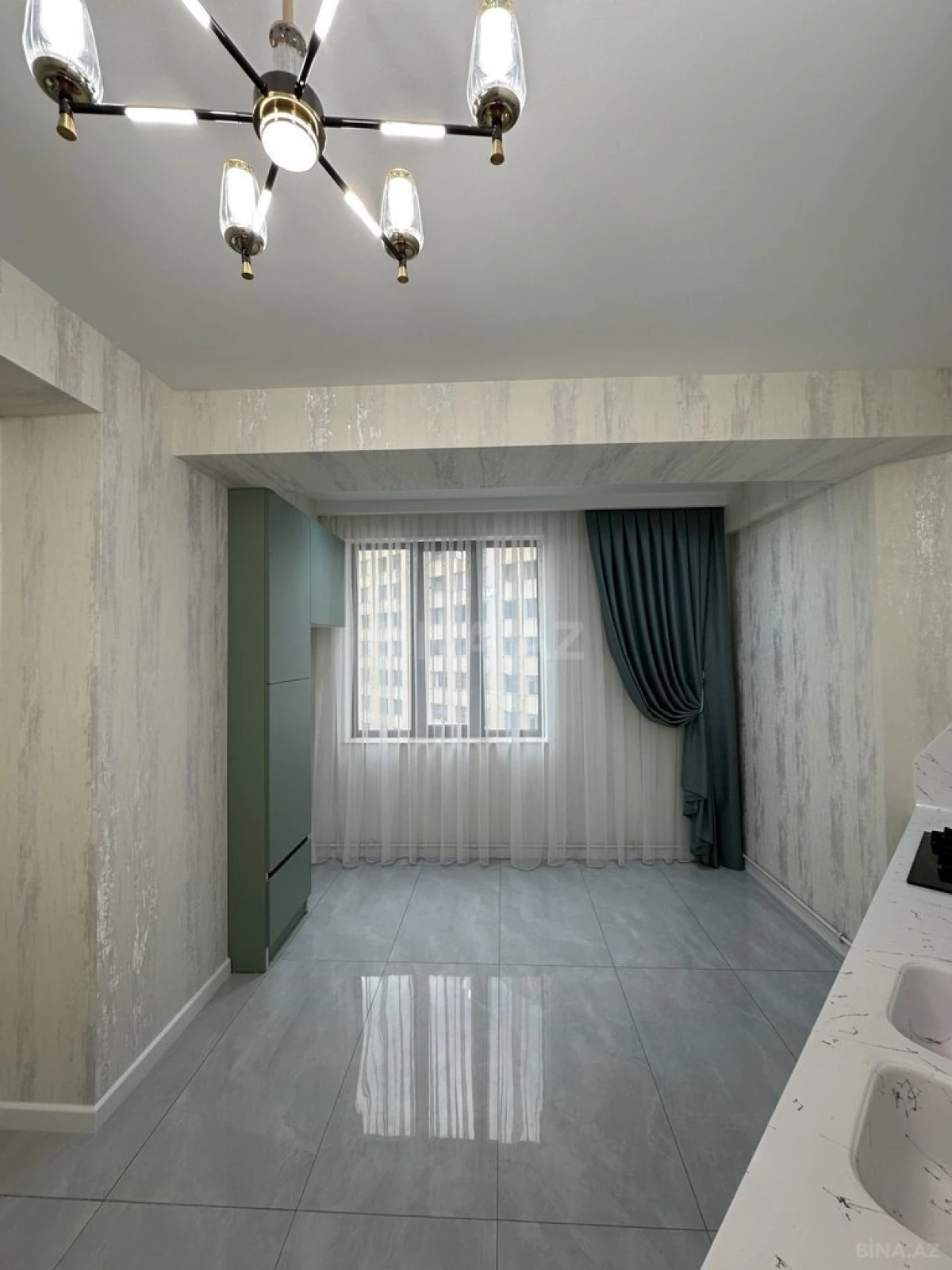 Satılır 3 otaqlı mənzil 108 m²