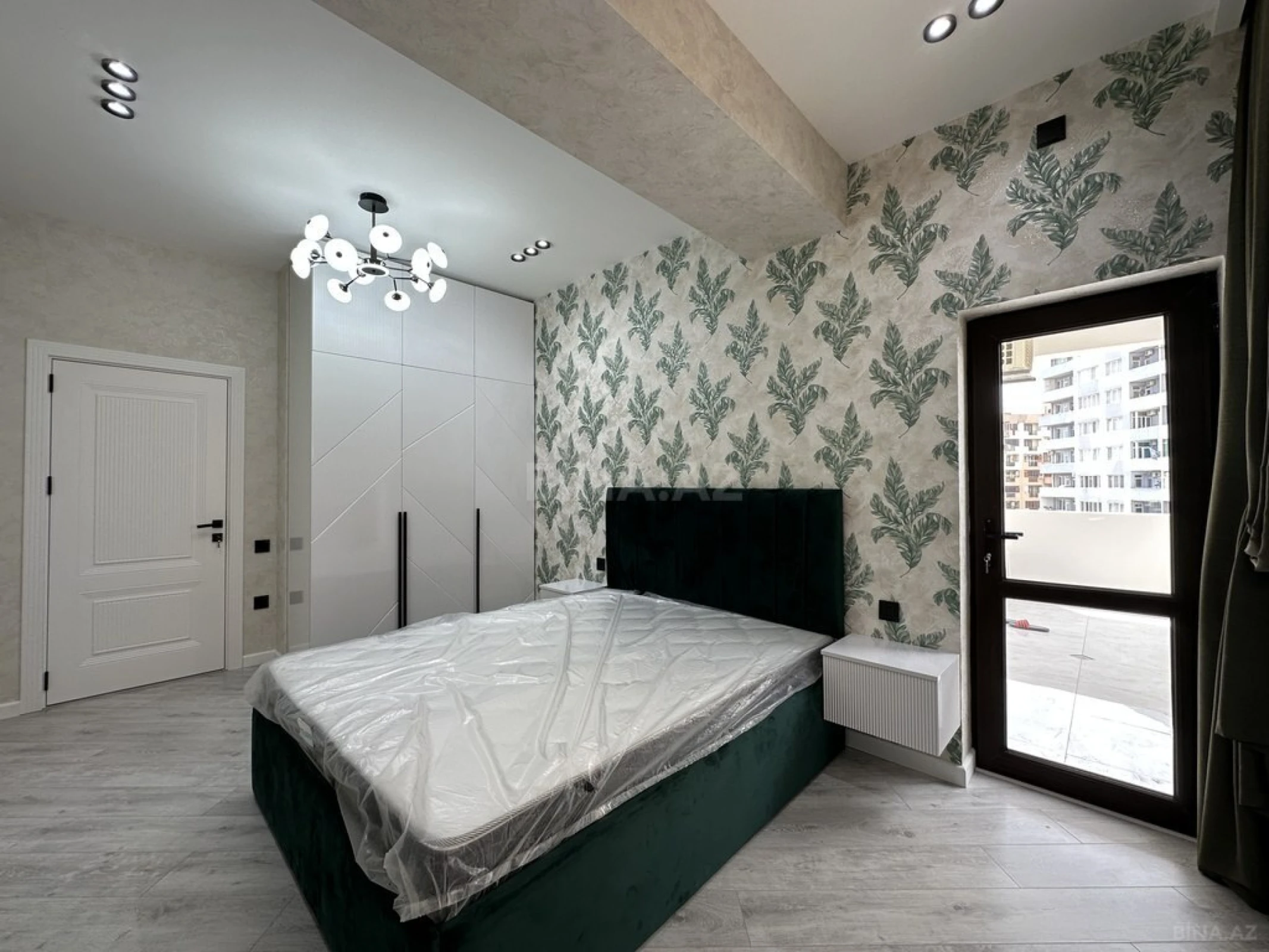 Satılır 3 otaqlı mənzil 108 m²