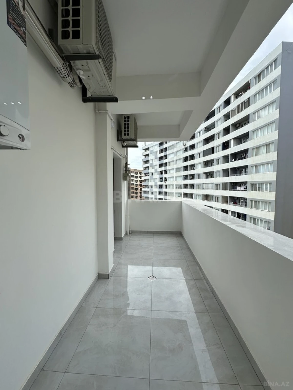 Satılır 3 otaqlı mənzil 108 m²