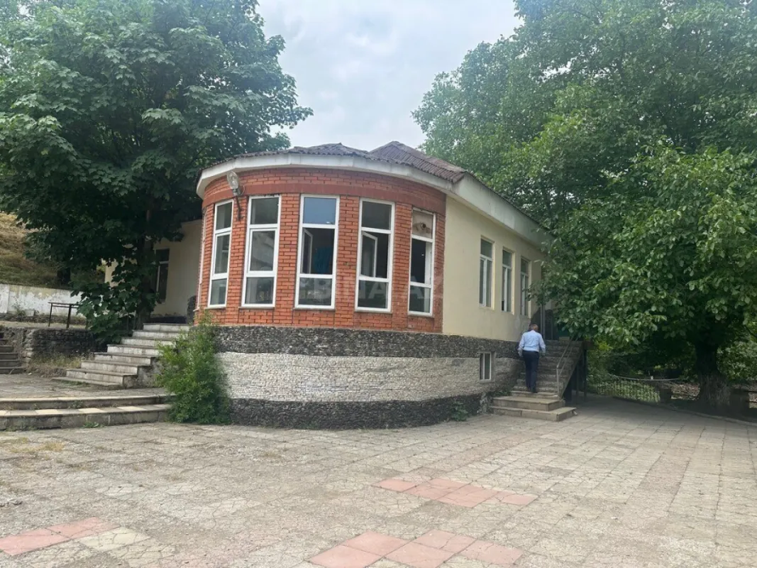 Satılır obyekt 148.4 m²