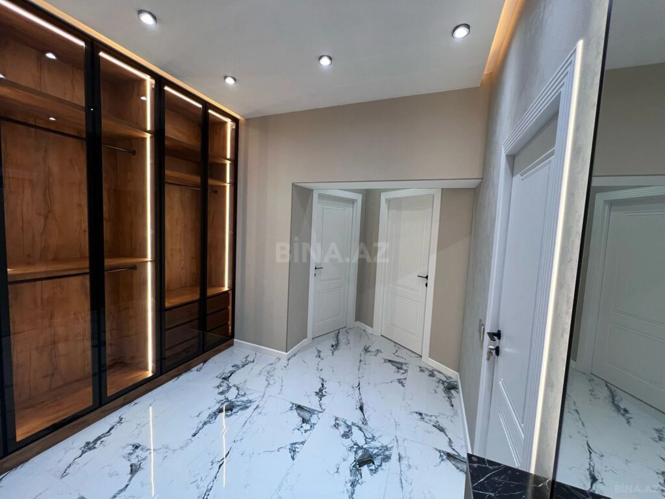 Satılır 2 otaqlı mənzil 65 m²