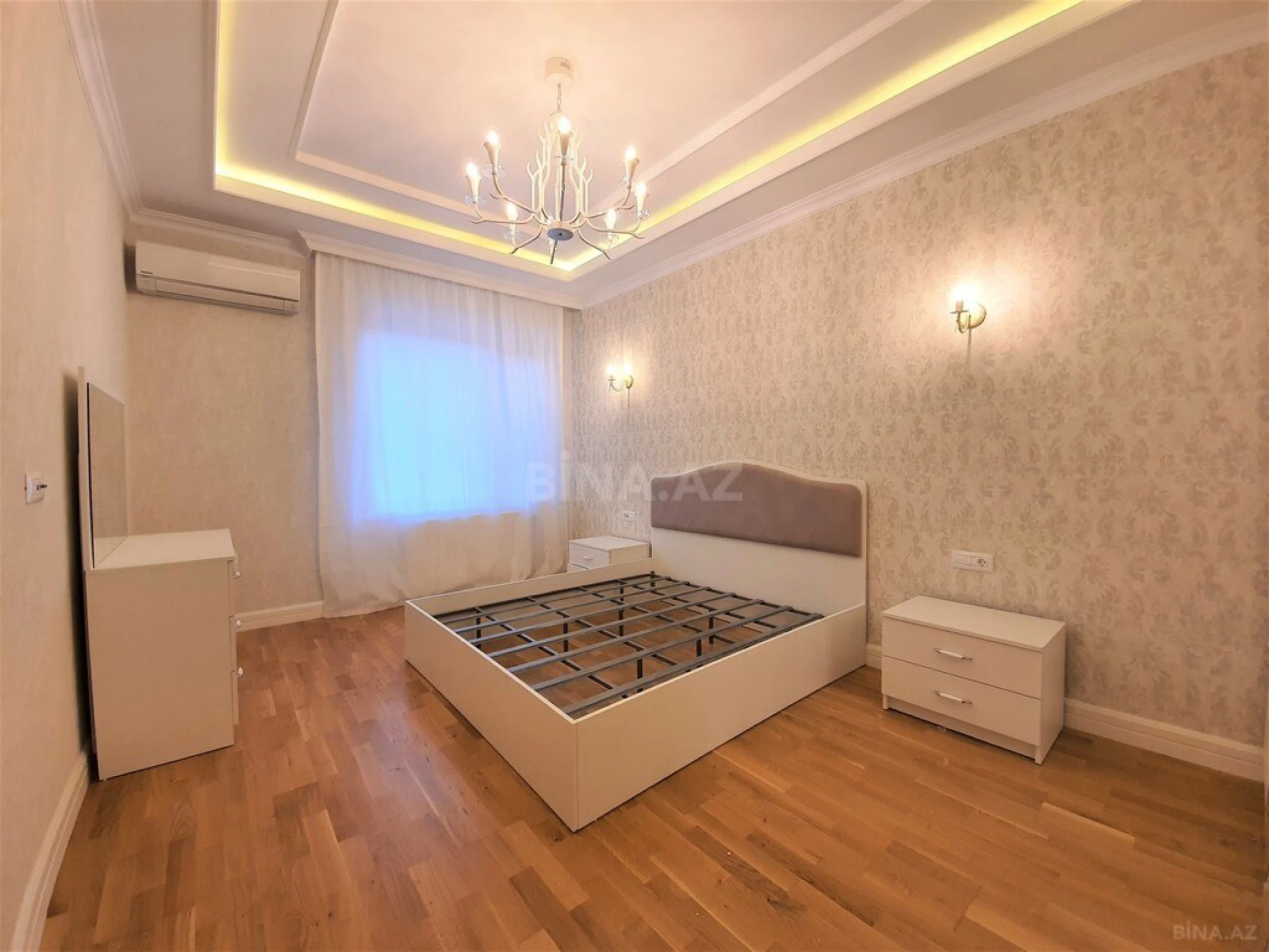 Kirayə verilir 4 otaqlı mənzil 180 m²