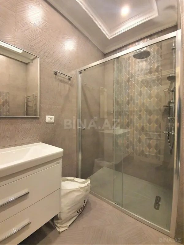 Kirayə verilir 4 otaqlı mənzil 180 m²