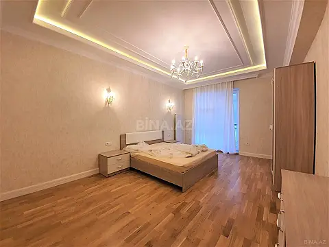 Kirayə verilir 4 otaqlı mənzil 180 m²