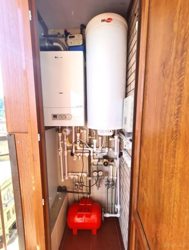 Satılır 4 otaqlı mənzil 215 m²