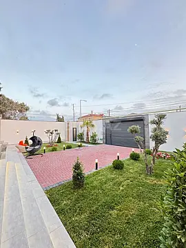 Satılır 5 otaqlı həyət evi 220 m²