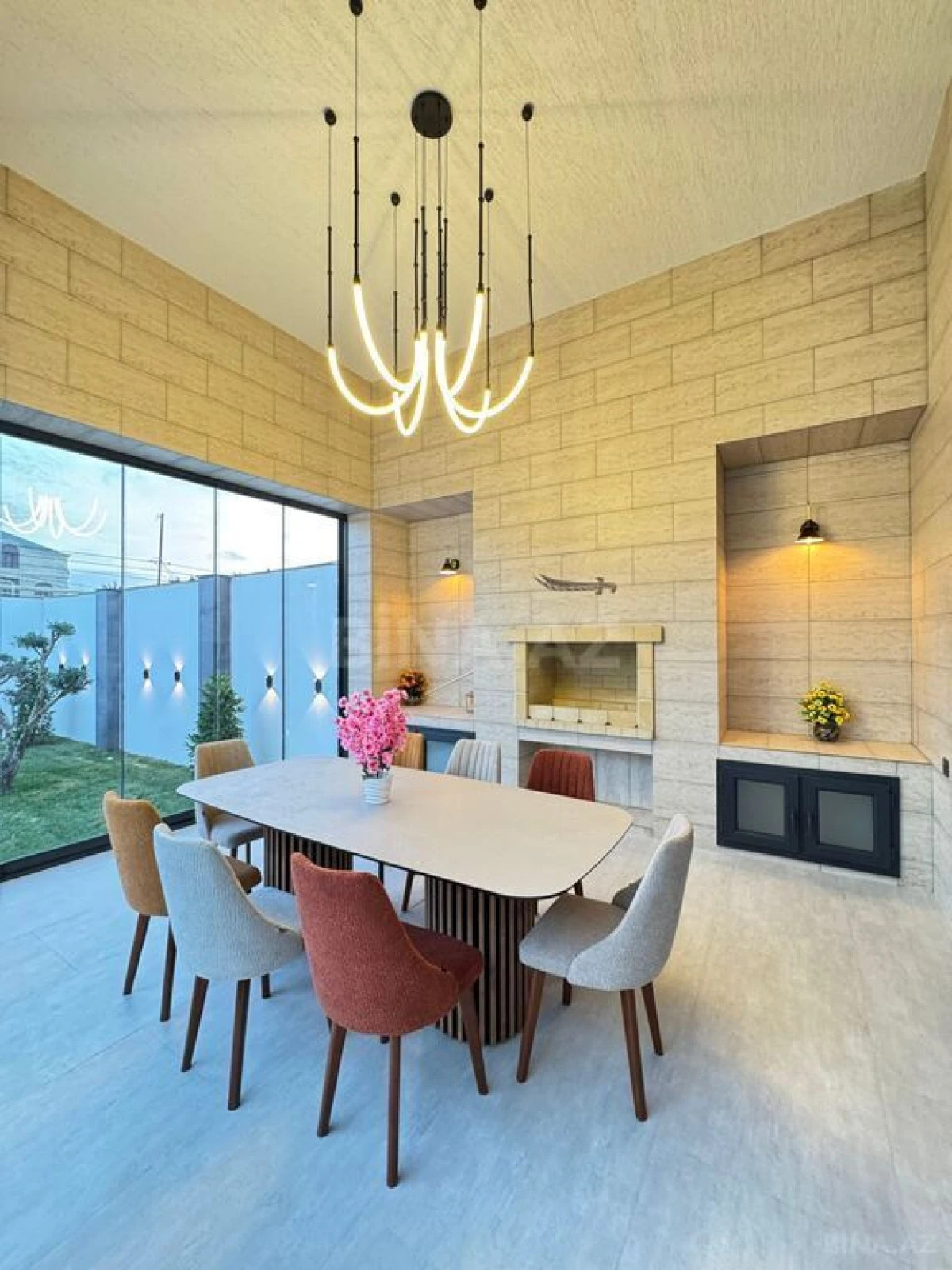 Satılır 5 otaqlı həyət evi 220 m²