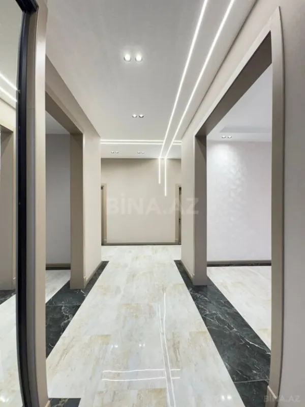 Satılır 5 otaqlı həyət evi 220 m²