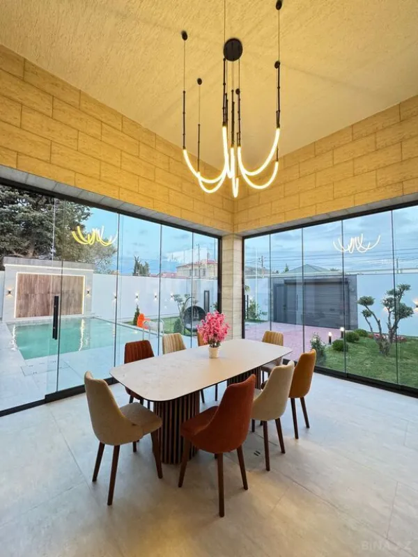 Satılır 5 otaqlı həyət evi 220 m²