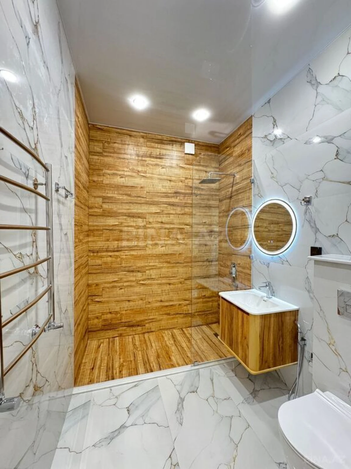 Satılır 5 otaqlı həyət evi 220 m²