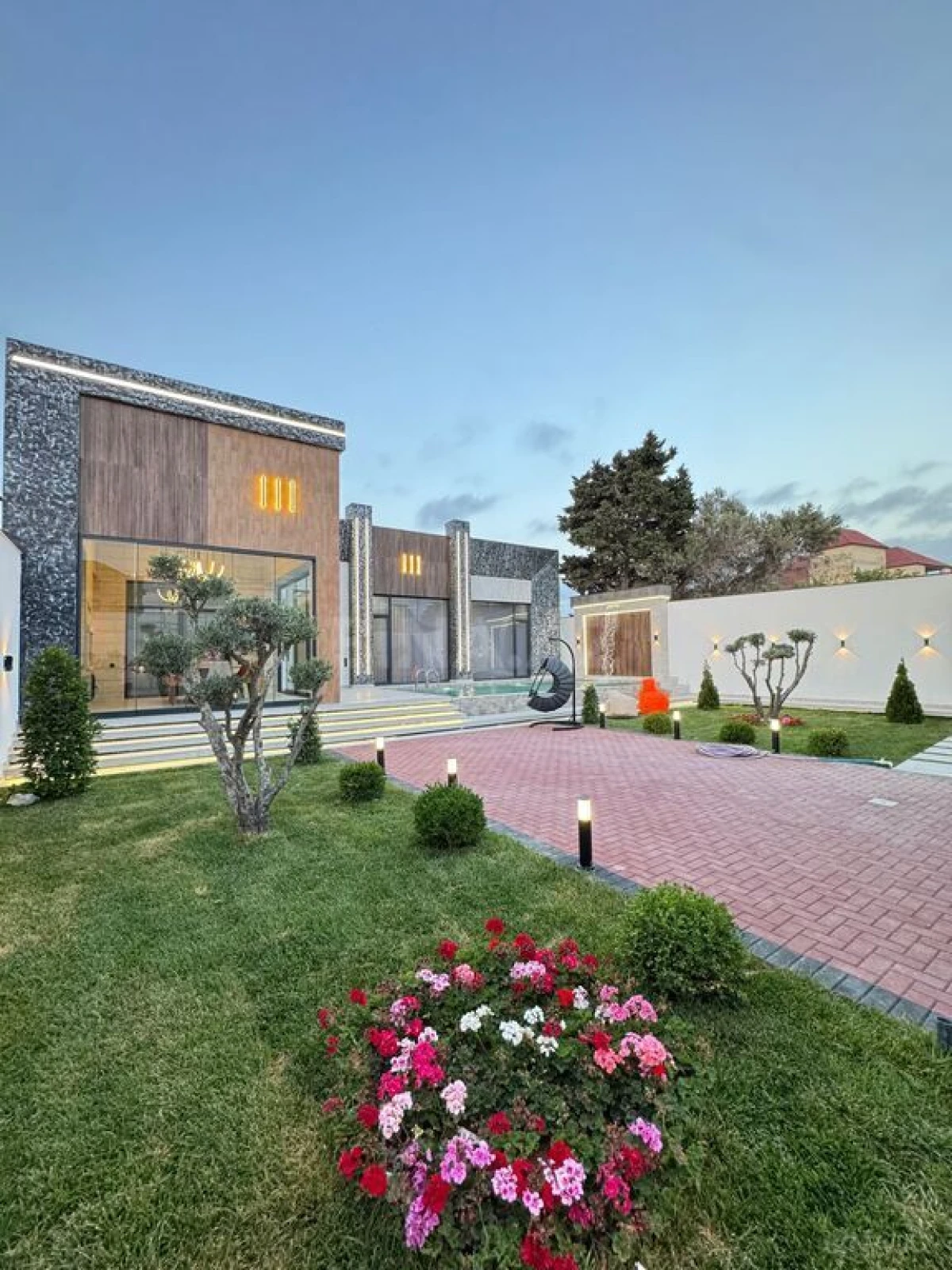 Satılır 5 otaqlı həyət evi 220 m²