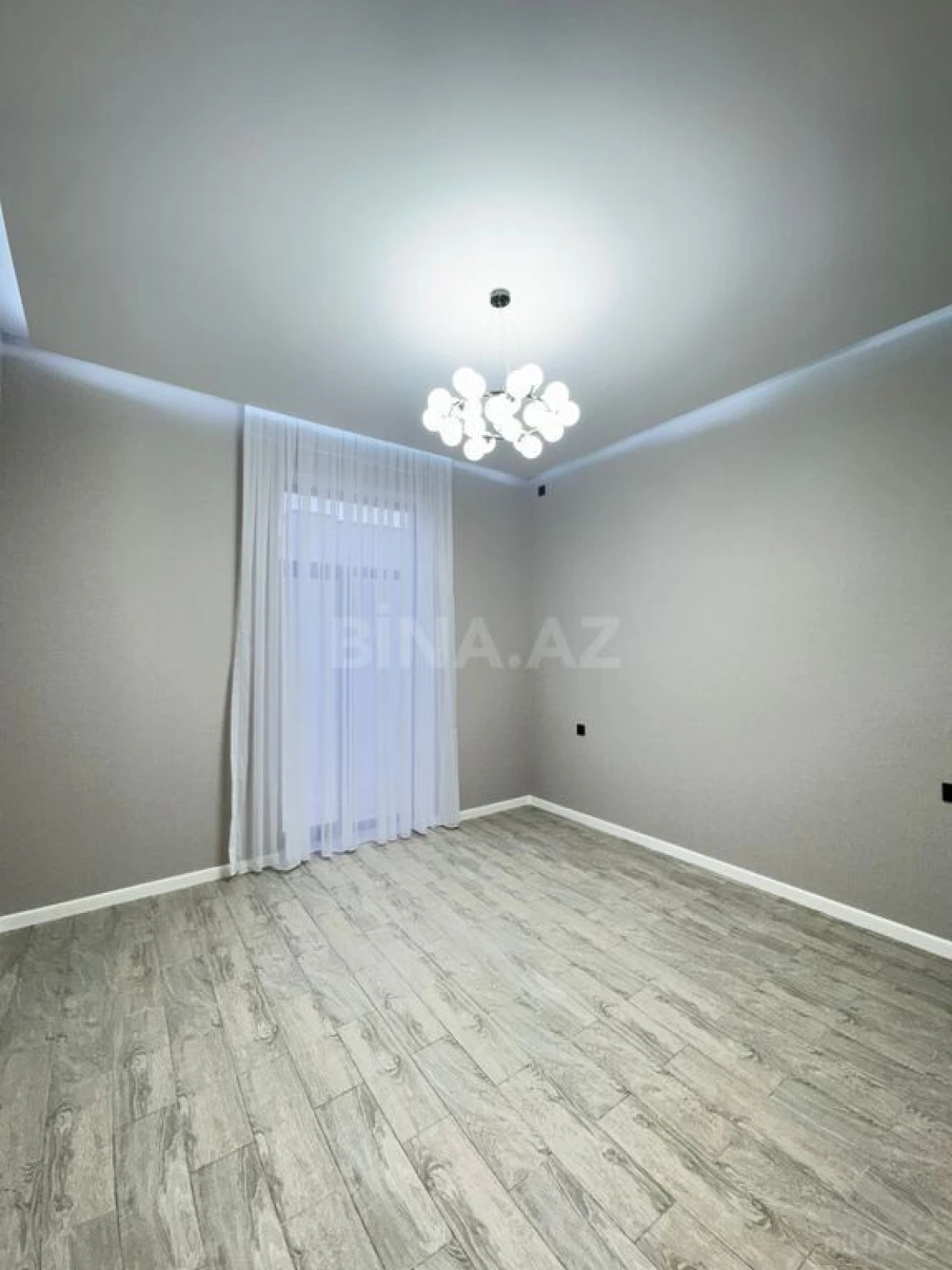 Satılır 5 otaqlı həyət evi 220 m²