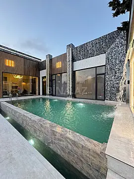 Satılır 5 otaqlı həyət evi 220 m²