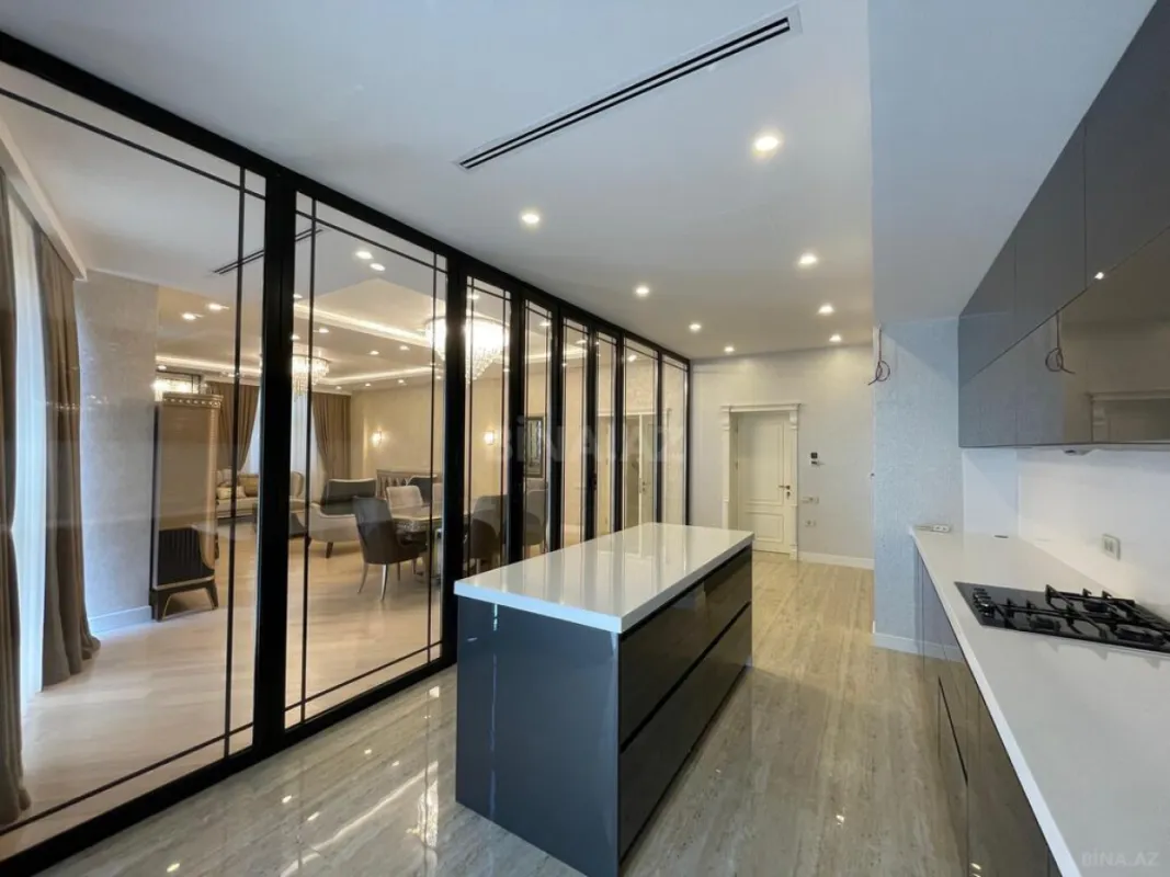 Satılır 3 otaqlı mənzil 168 m²