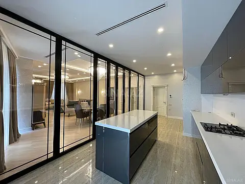 Satılır 3 otaqlı mənzil 168 m²