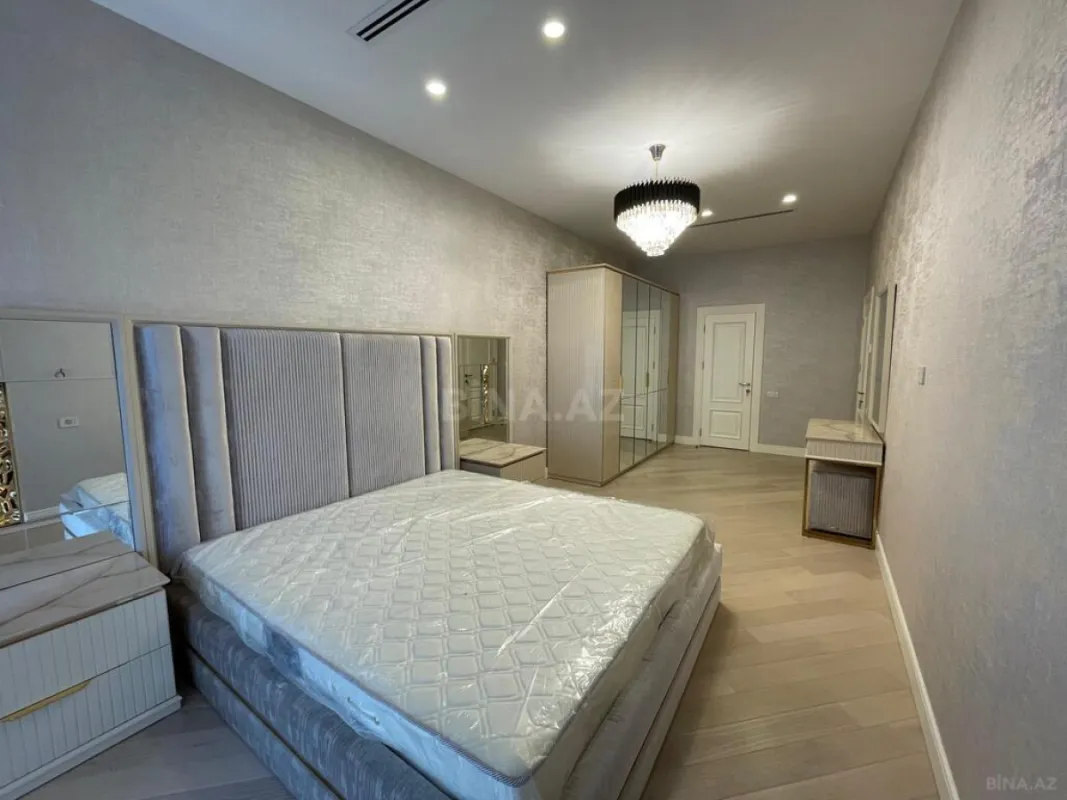 Satılır 3 otaqlı mənzil 168 m²